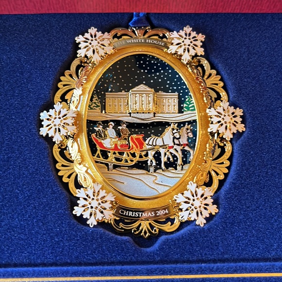 The White House Historical Association 2004 ornament - Picture 2 of 3